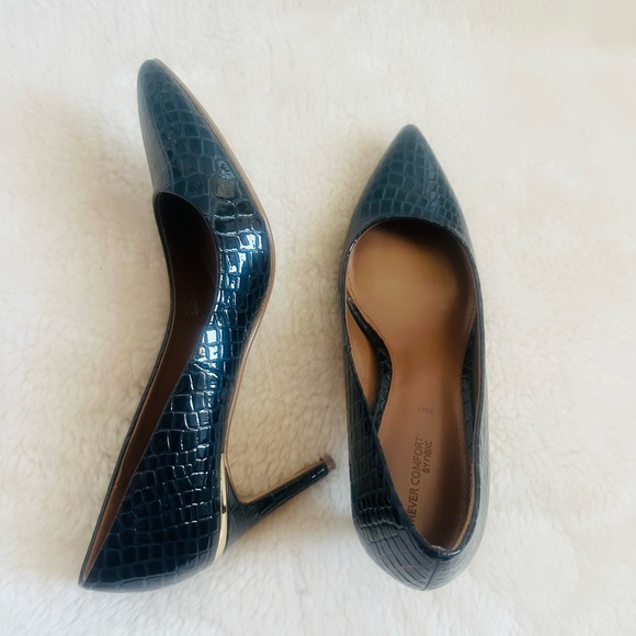 Navy Blue Croc Embossed Pumps Heels - Picture 3 of 15